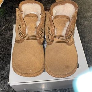 Baby uggs ! Only worn twice